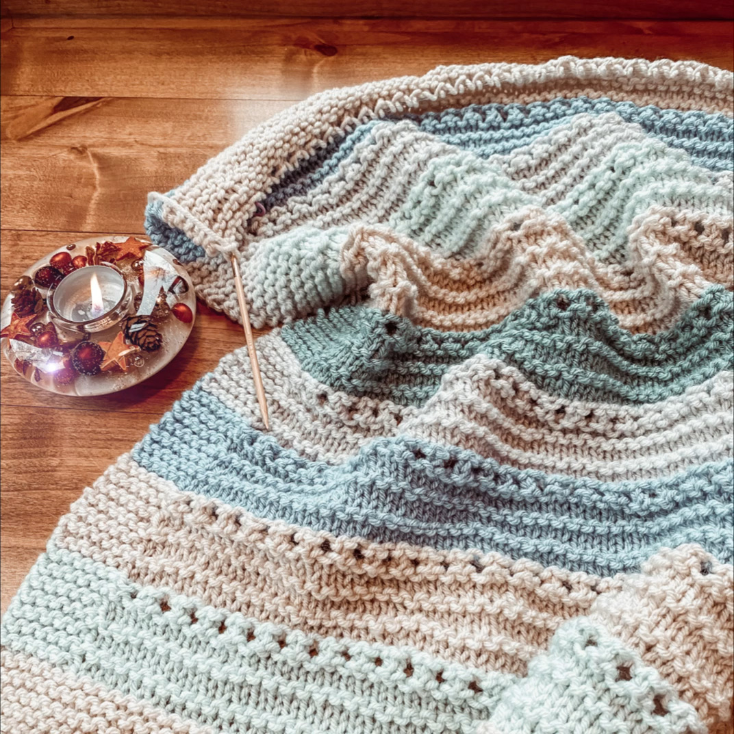 Knitting the Cuddly Soft Baby Blanket - candyloucreations