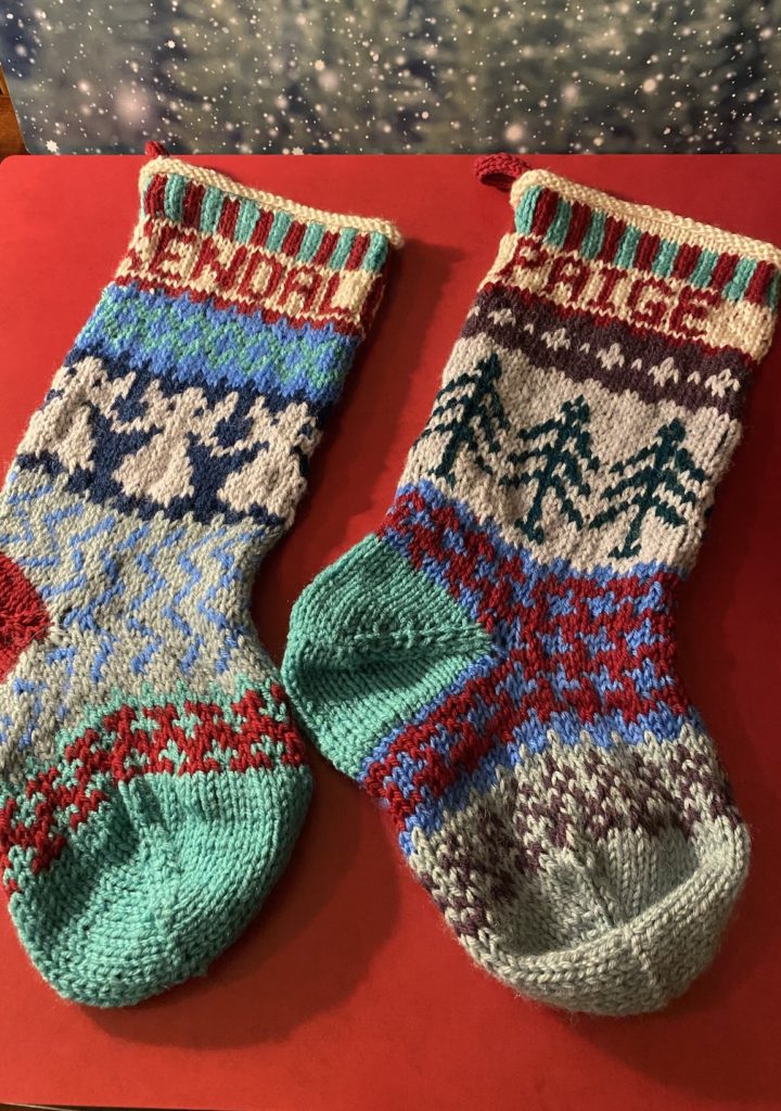 Knitting Christmas Stockings | candyloucreations knitting blog