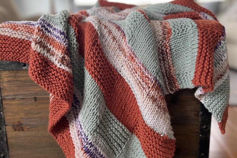 knit strped blanket