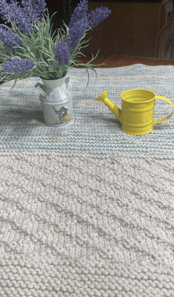 textured bottom to represent cone, upper variegated yarn is ice cream