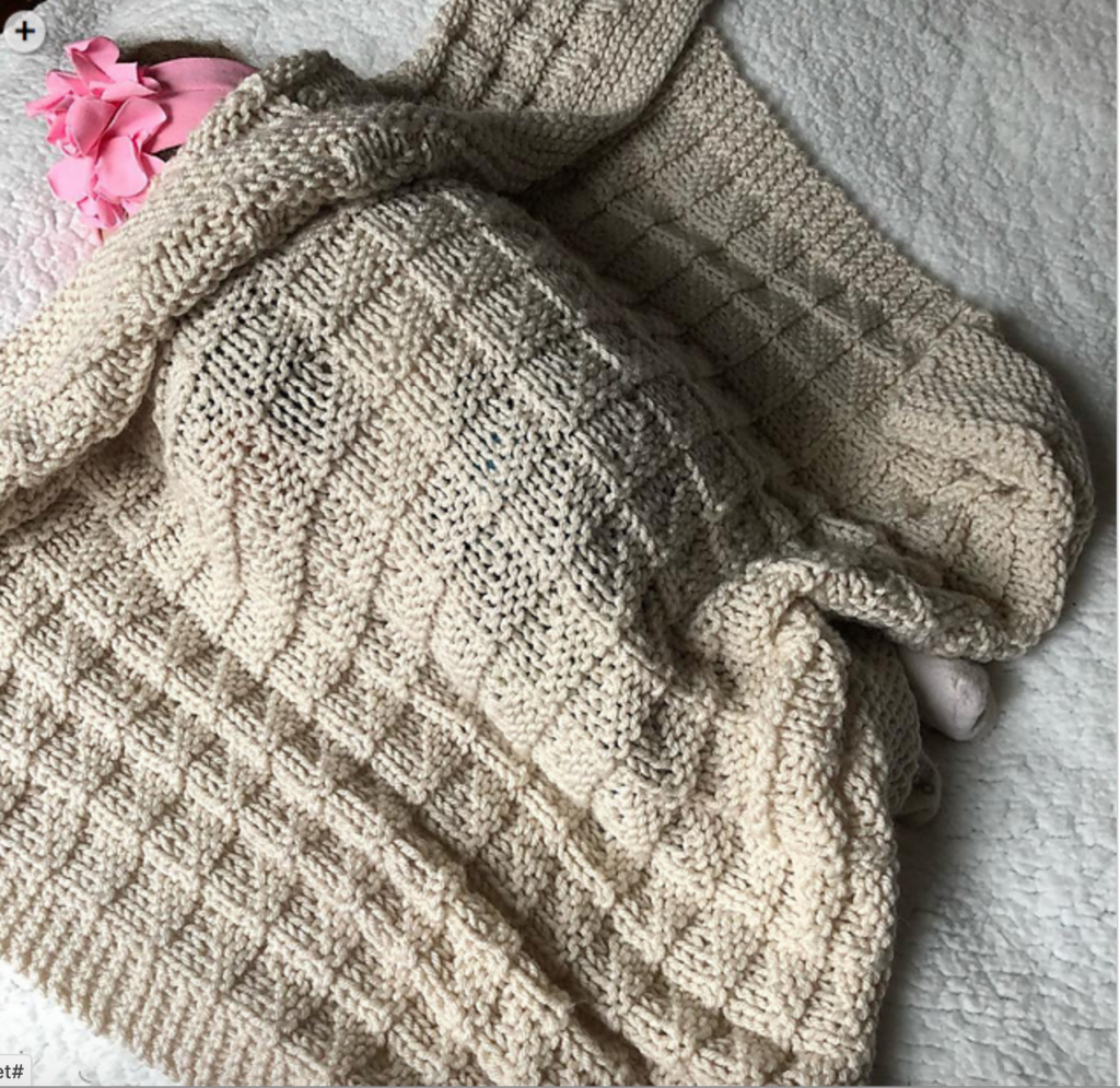 Baby Blanket Pattern: Puffy Pockets Blanket