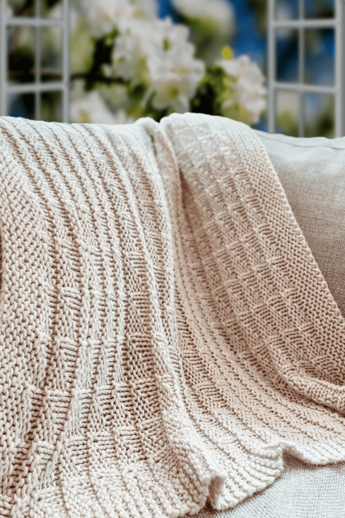 Knitting Puffy Pockets Baby Blanket Easy Pattern candyloucreations